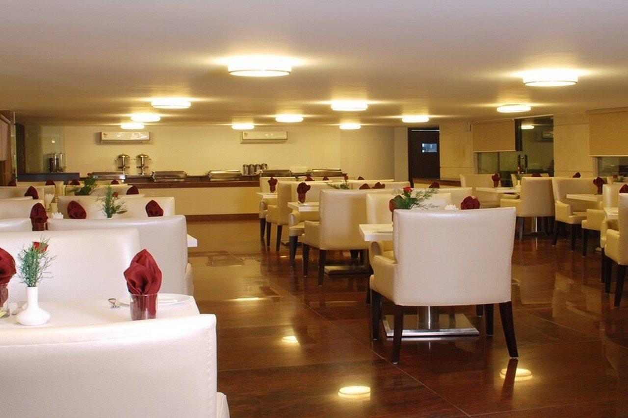 Africa Avenue Gk - 1 Hotel New Delhi Buitenkant foto
