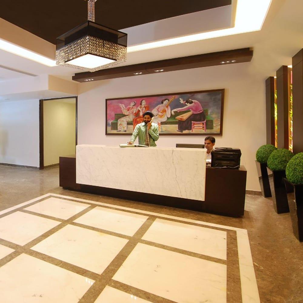 Africa Avenue Gk - 1 Hotel New Delhi Buitenkant foto