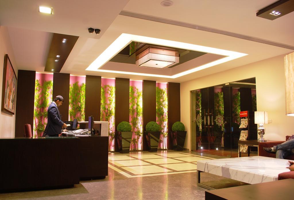 Africa Avenue Gk - 1 Hotel New Delhi Buitenkant foto