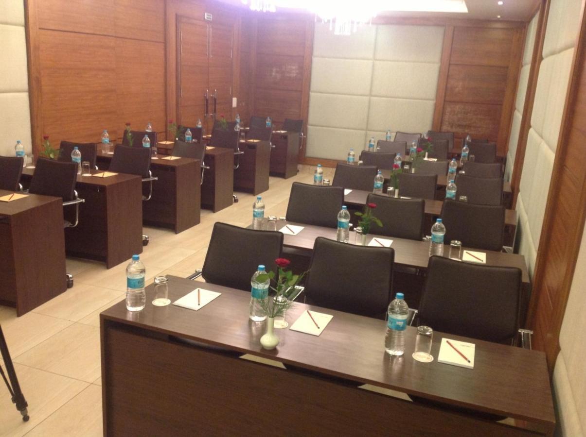 Africa Avenue Gk - 1 Hotel New Delhi Buitenkant foto